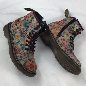 [SOLD] Floral Canvas Dr. Martens Boot T12